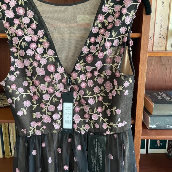 BCBG Size 2 Evening Dress in Black - Picture 10 of 12